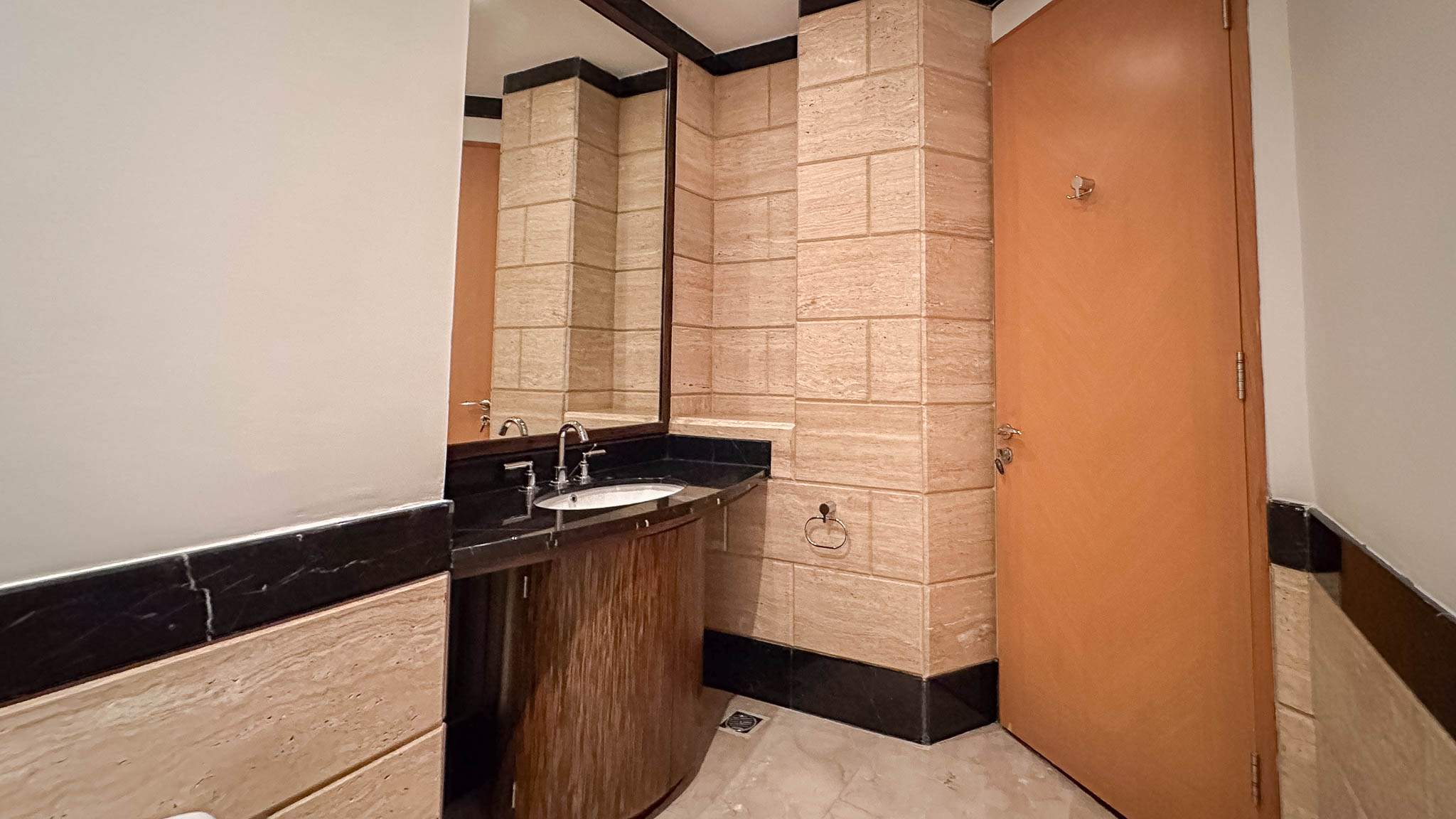 Kempinski Private Residence-2BR-Toilet Mirror A Rare Large-Scale Apartment for Refined City Living – Kempinski Private Residence 4BR