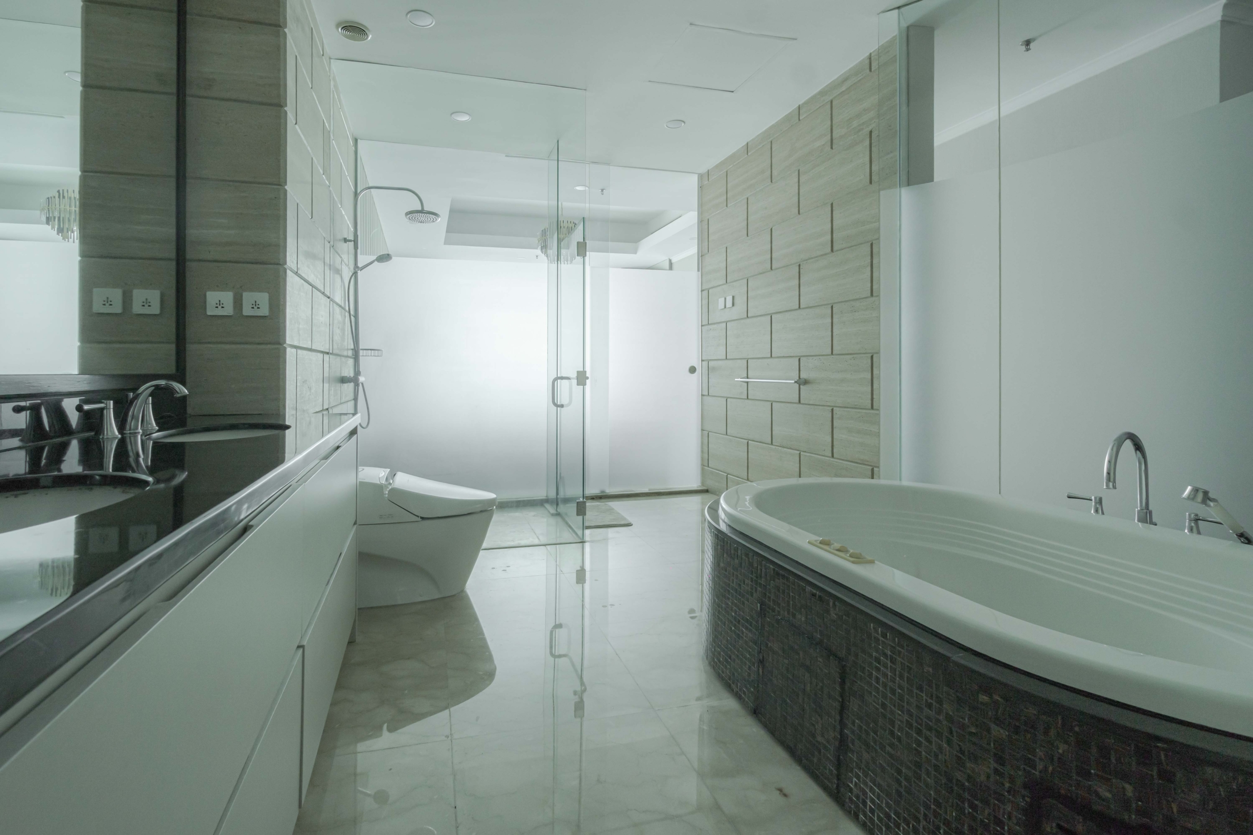Kempinski Private Residence-3BR-Bathtub and toilet Super Luxury 3BR Apartment at Kempinski Private Residence