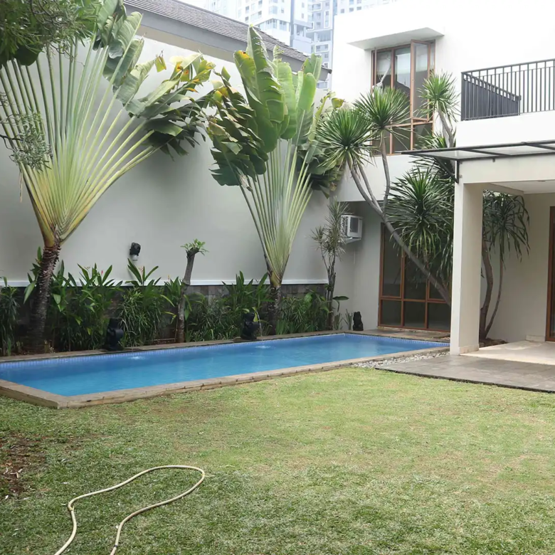 PEJATEN-4BR-BACKYARD & SWIMMING POOL 1