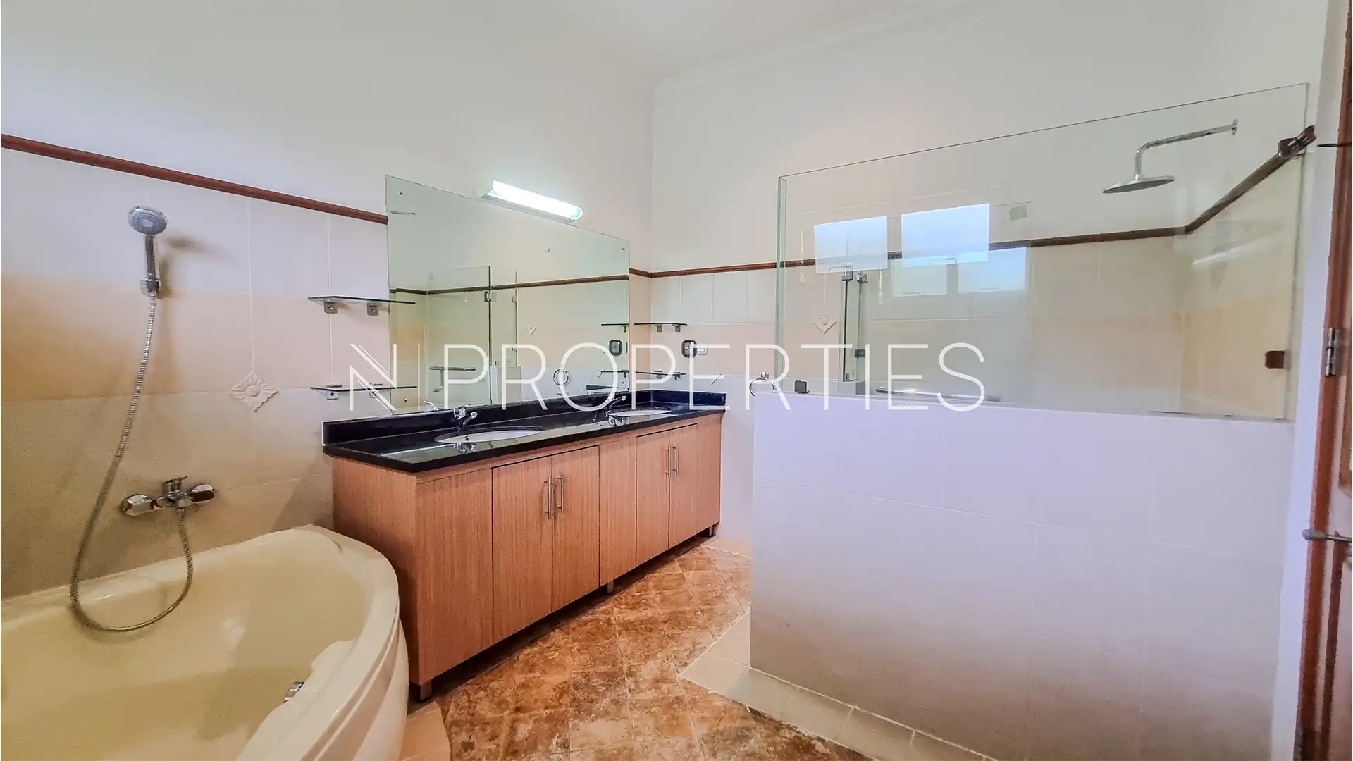 PEJATEN-4BR-BATHROOM 1 Pejaten – Big 4BR Family Home