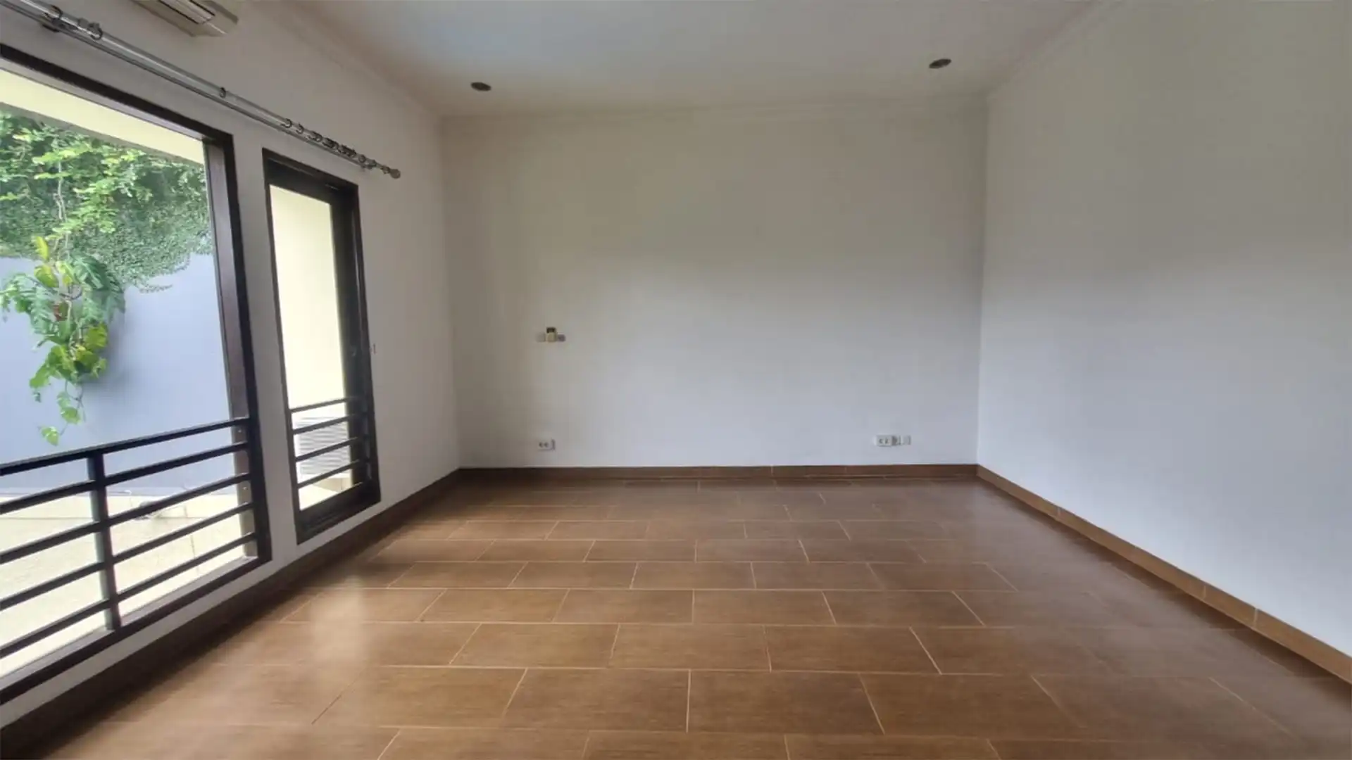 Pejaten – Large Premium 4BR Home