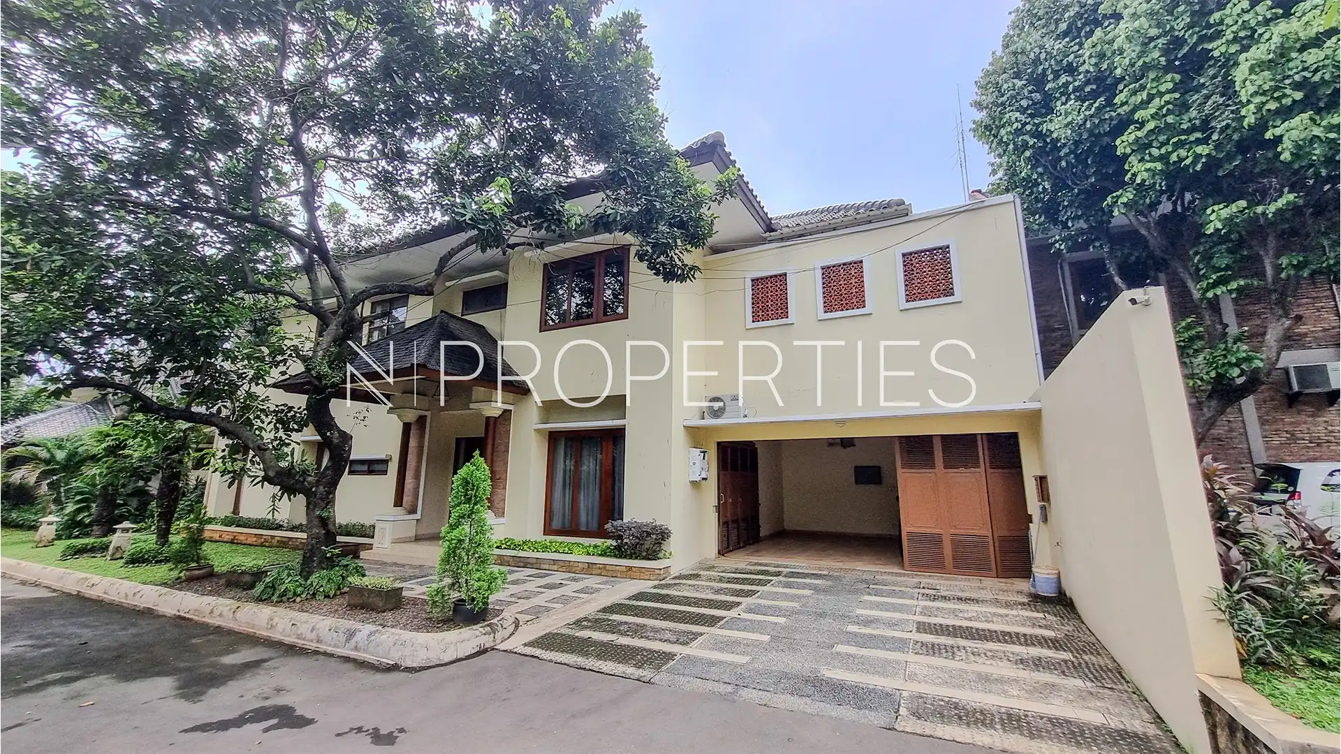 PEJATEN-4BR-FACADE Pejaten – Big 4BR Family Home