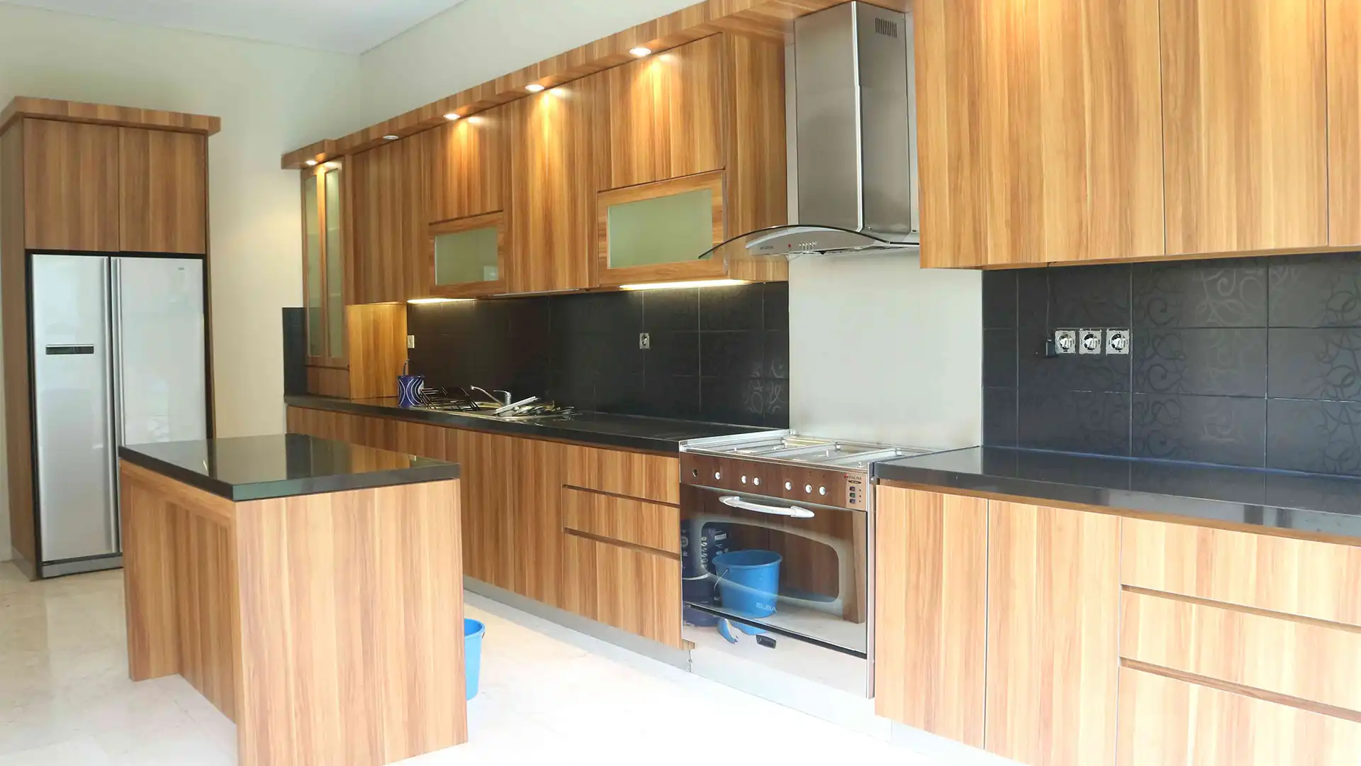 PEJATEN-4BR-KITCHEN AREA Large 4BR Family Residence at Pejaten