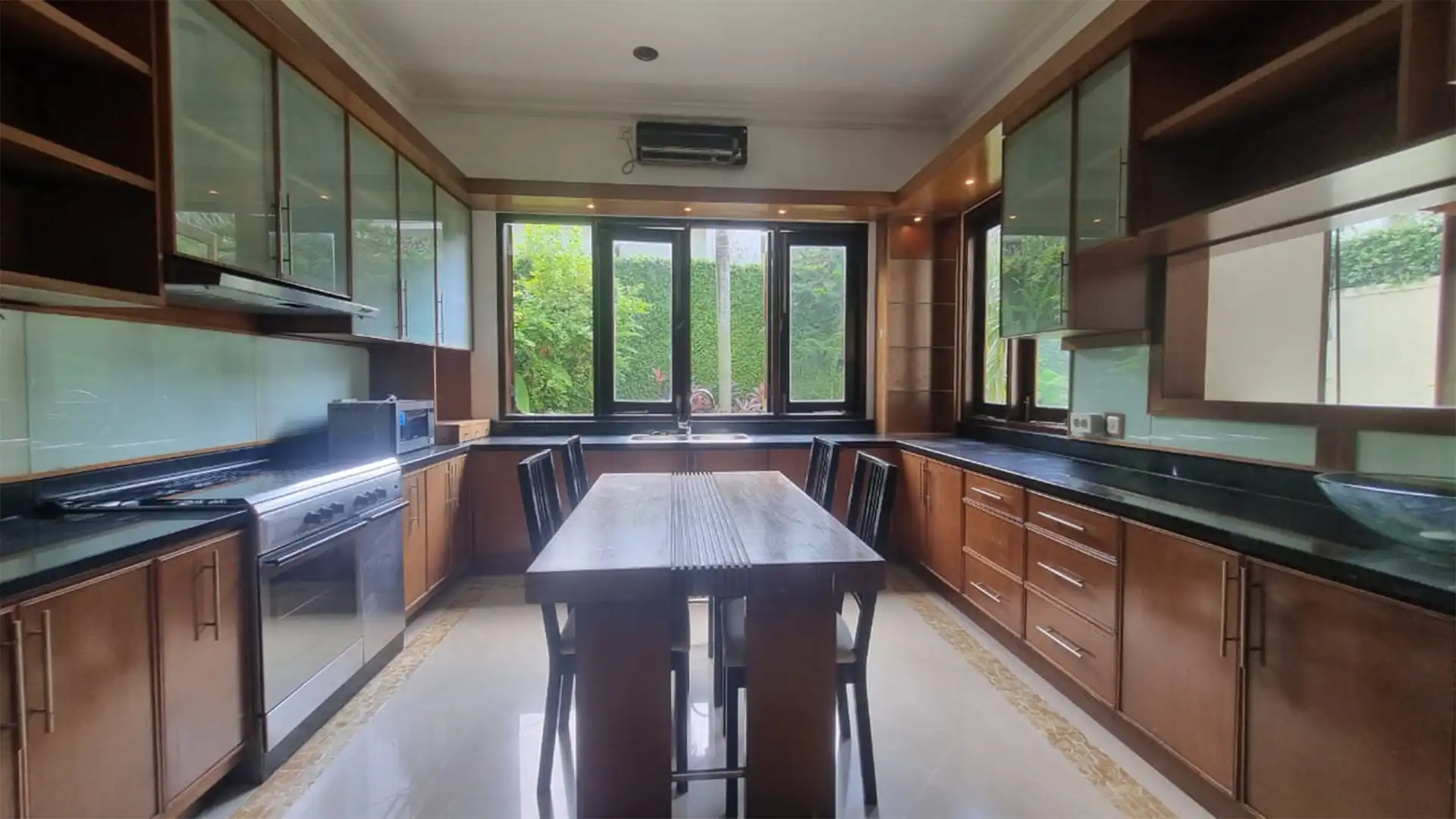 Pejaten – Large Premium 4BR Home