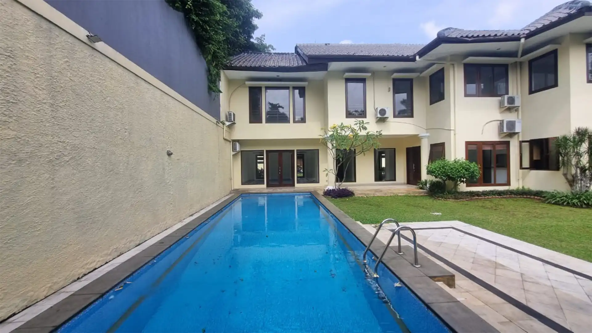 PEJATEN-4BR-SWIMMING POOL