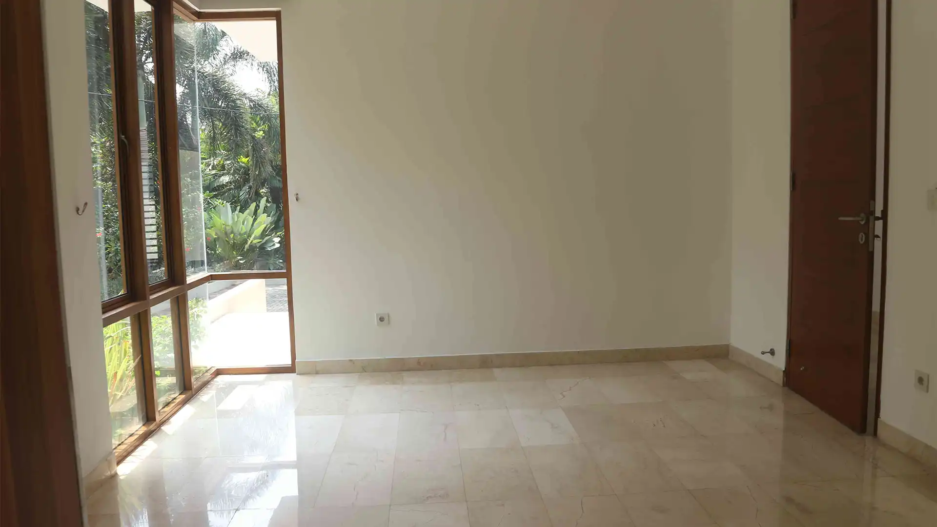 Pejaten House – Premium 5BR Home