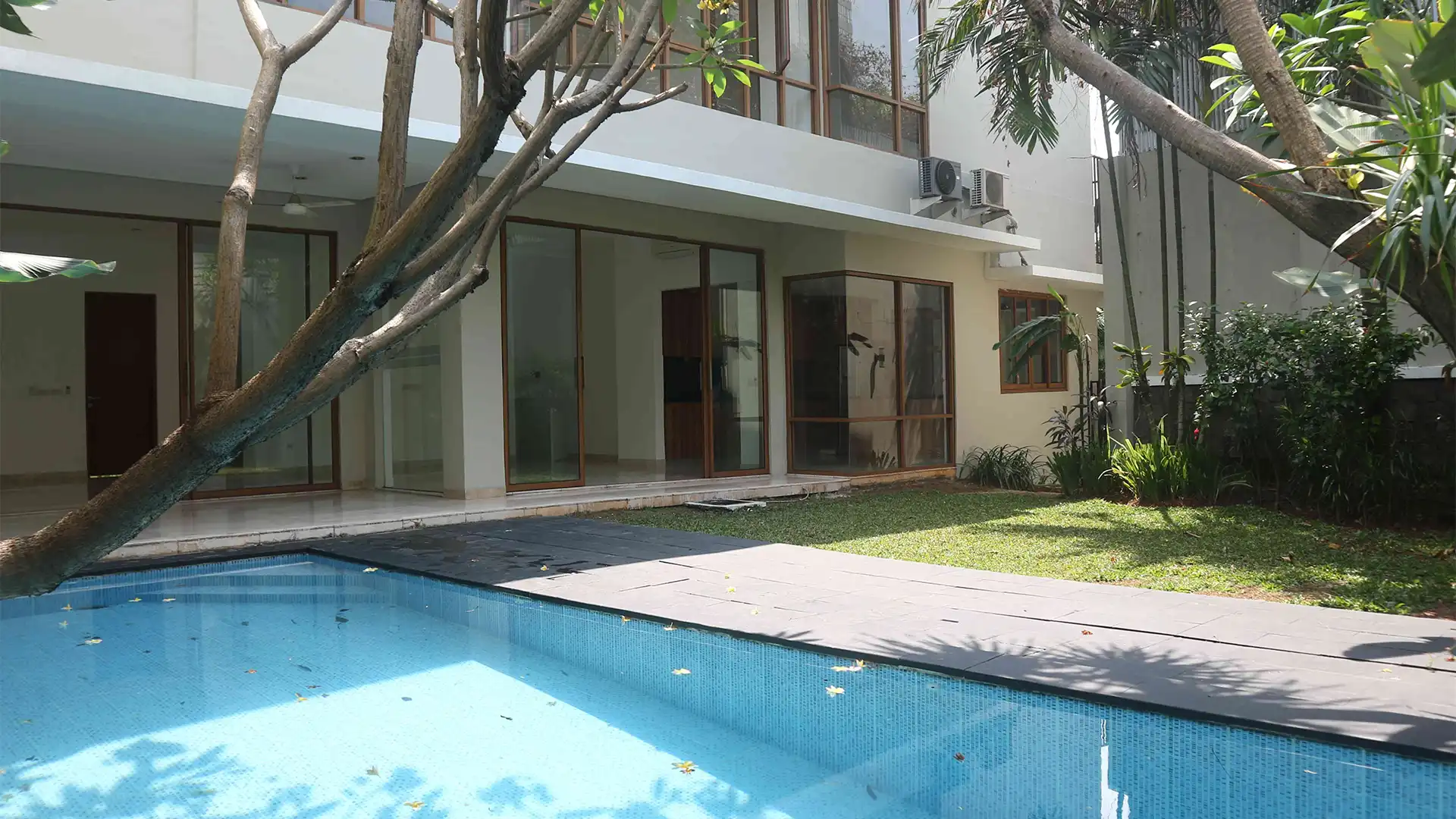 PEJATEN-5BR-SWIMMING POOL 3