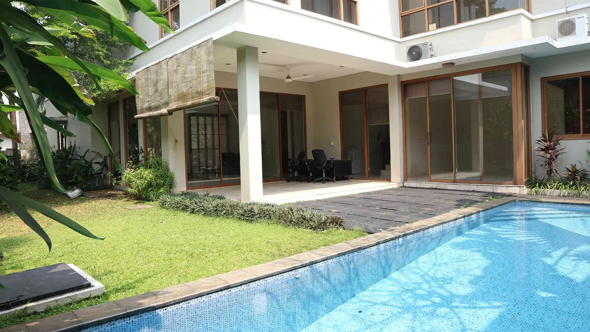 PEJATEN-5BR-SWIMMING POOL & BACKYARD