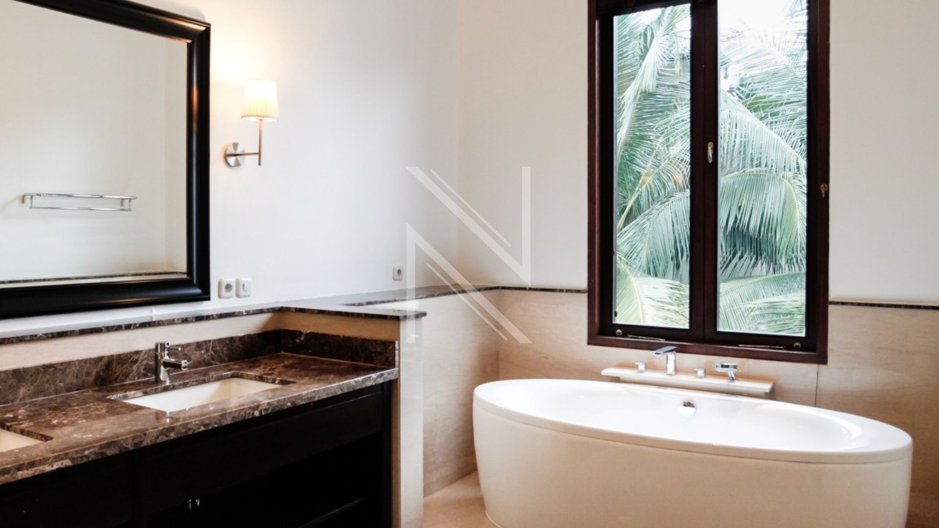 PEJATEN BARAT 11 – NO 7C – BATHROOM 1 Expansive 6BR Family Residence
