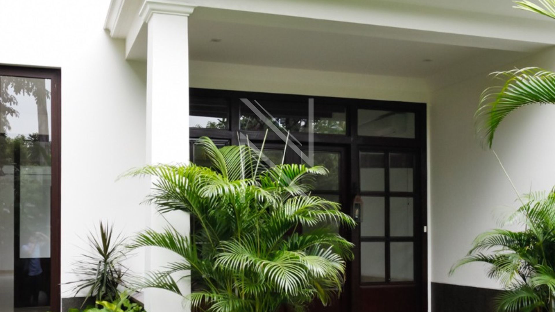 PEJATEN BARAT 11 – NO 7C – ENTRANCE Expansive 6BR Family Residence