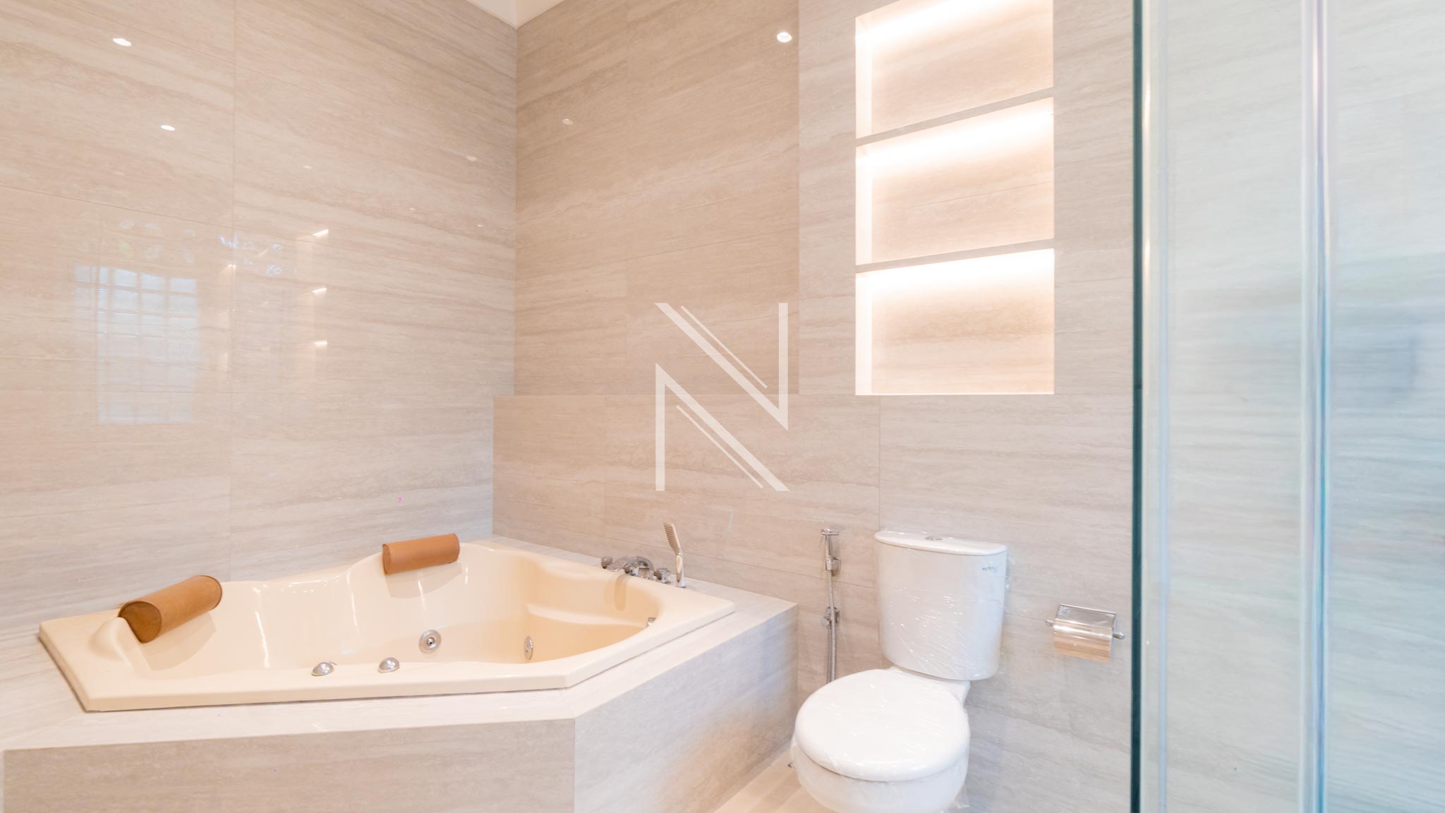 PENTA RESIDENCE D-6BR-BATHUP AT BATHROOM 1 Premium 6BR Home at Penta Residence