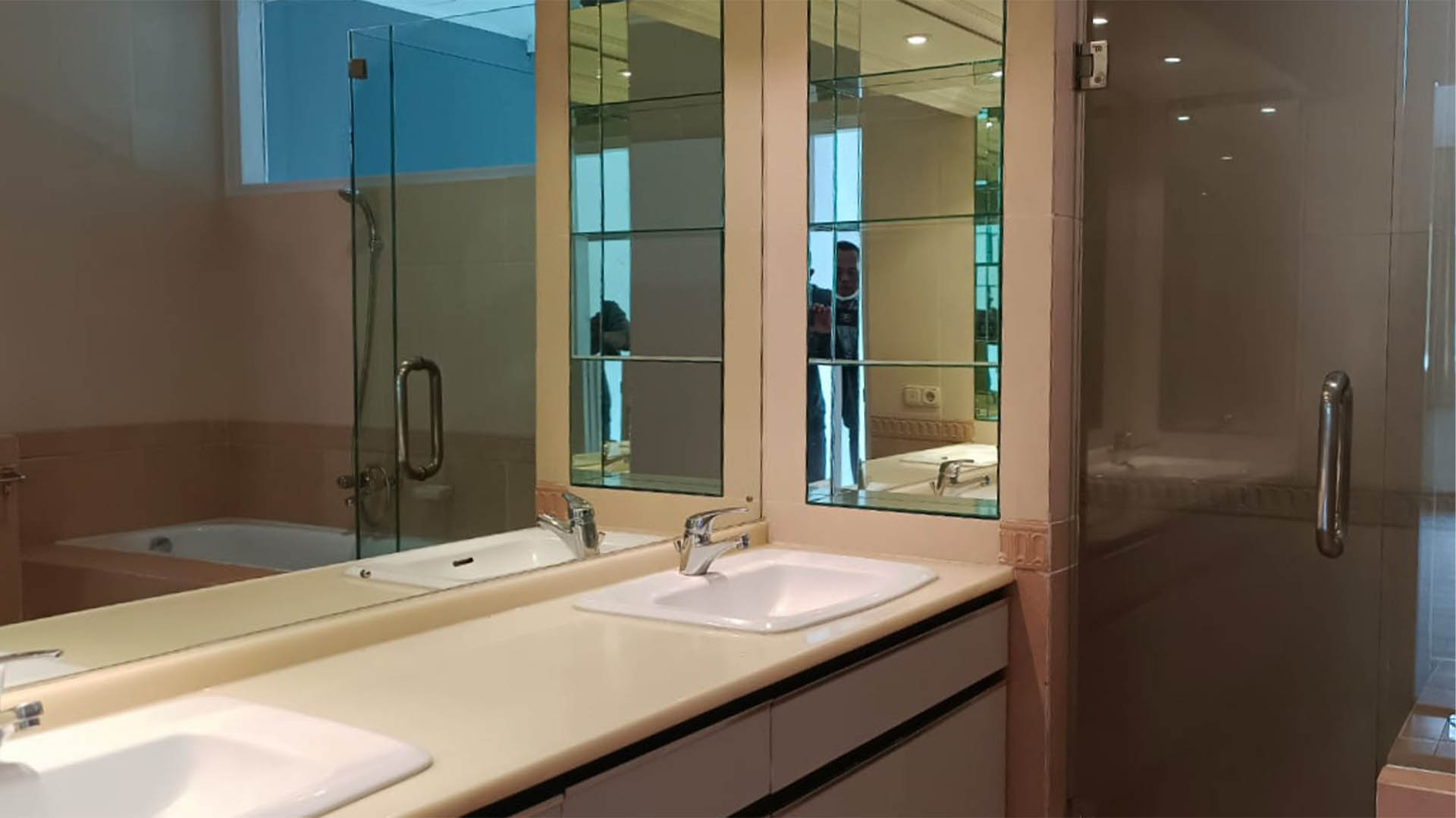 Cipete – Elegant 4BR Family Residence