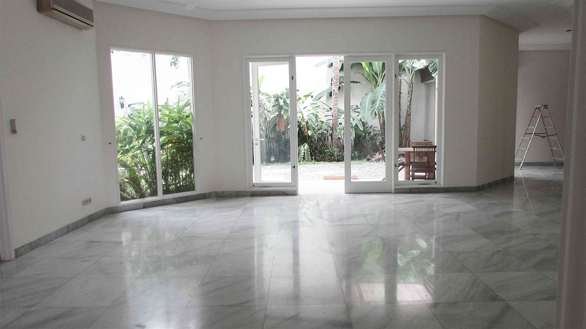Ros Satoe Residence Cipete – Elegant 5BR