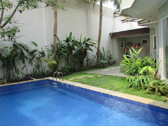 Ros Satoe Residence Cipete – Elegant 5BR
