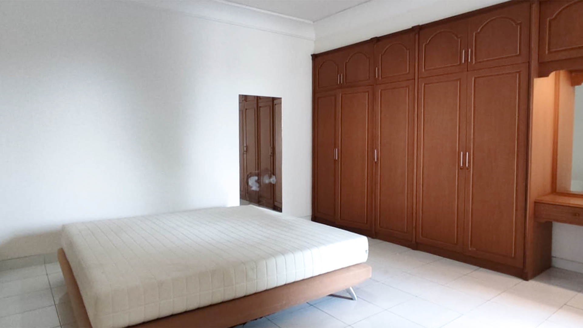 Ros Satoe Residence Cipete – Exclusive 4BR