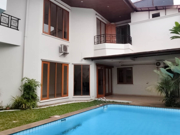 Ros Satoe Residence Cipete – Exclusive 4BR