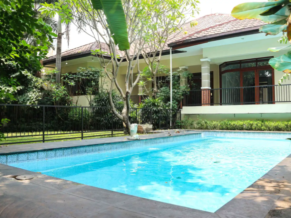 SAWO UJUNG-4BR-SWIMMING POOL