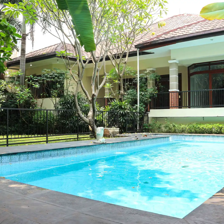 SAWO UJUNG-4BR-SWIMMING POOL