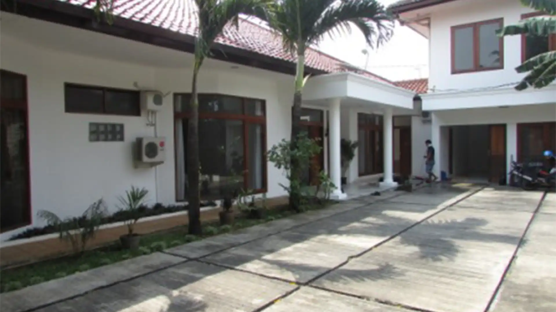 Cipete – Large Expansive 5BR Home