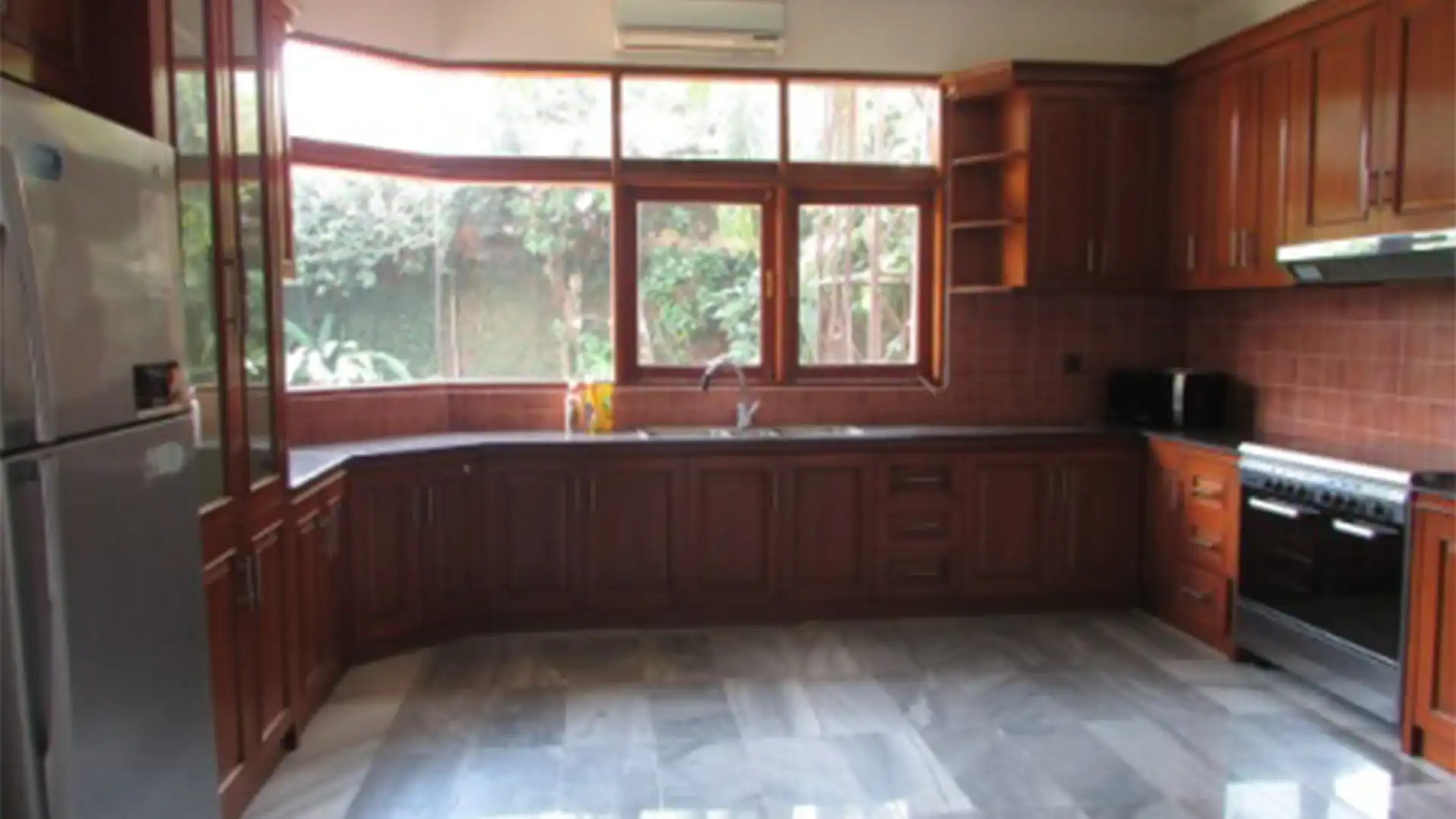 Cipete – Large Expansive 5BR Home