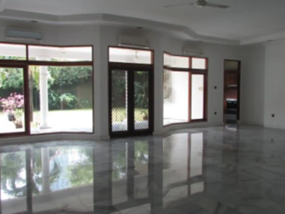 SAWO UJUNG-5BR-LIVING AREA