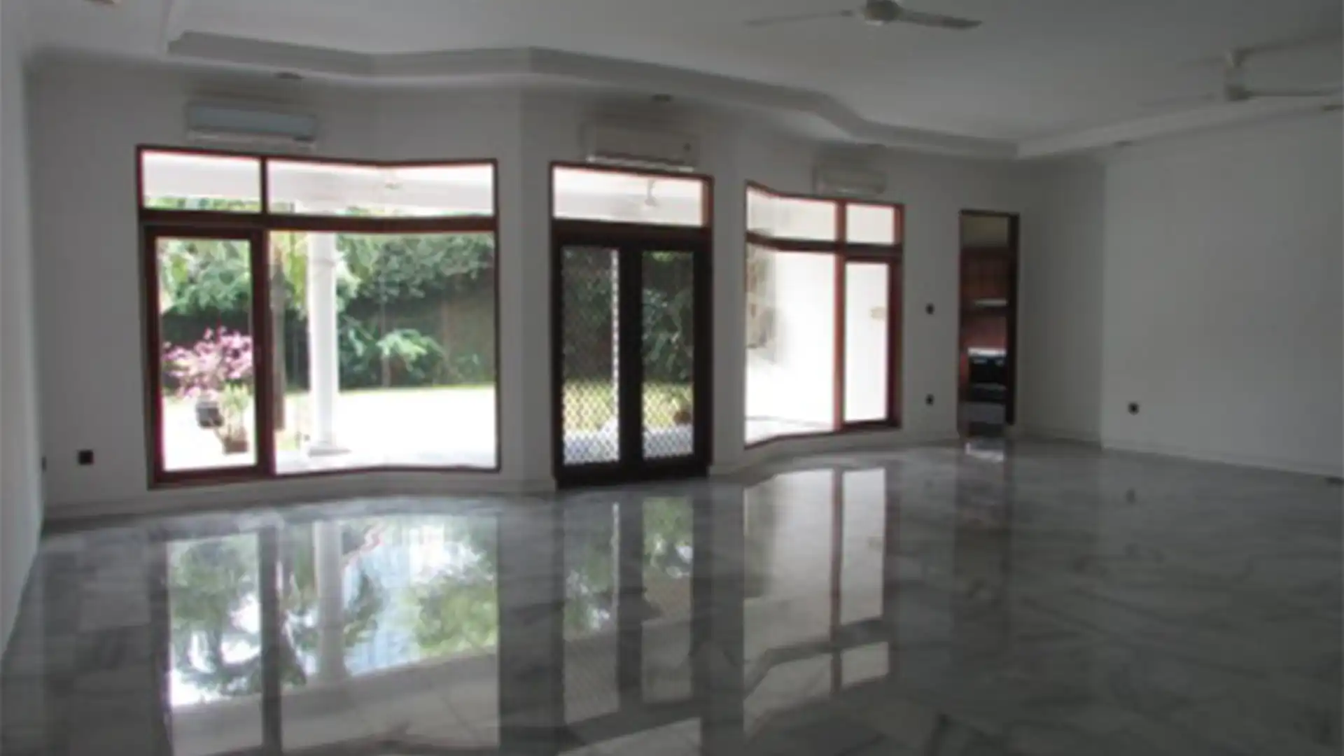 SAWO UJUNG-5BR-LIVING AREA
