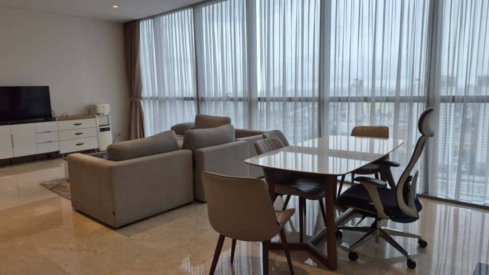 TOWERPRIVE-3BR-LIVING & DINING AREA Casa Comaine 3BR – Spacious Family-Oriented Living in Jakarta’s Prime CBD Corridor