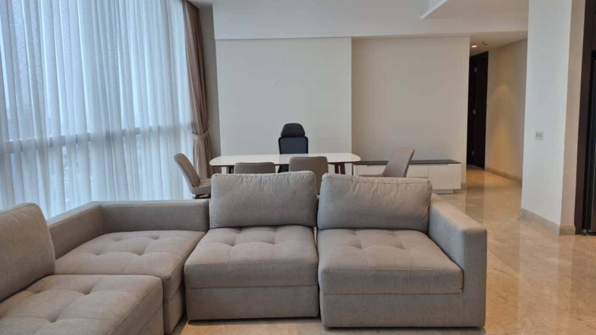 TOWERPRIVE-3BR-LIVING ROOM Casa Comaine 3BR – Spacious Family-Oriented Living in Jakarta’s Prime CBD Corridor