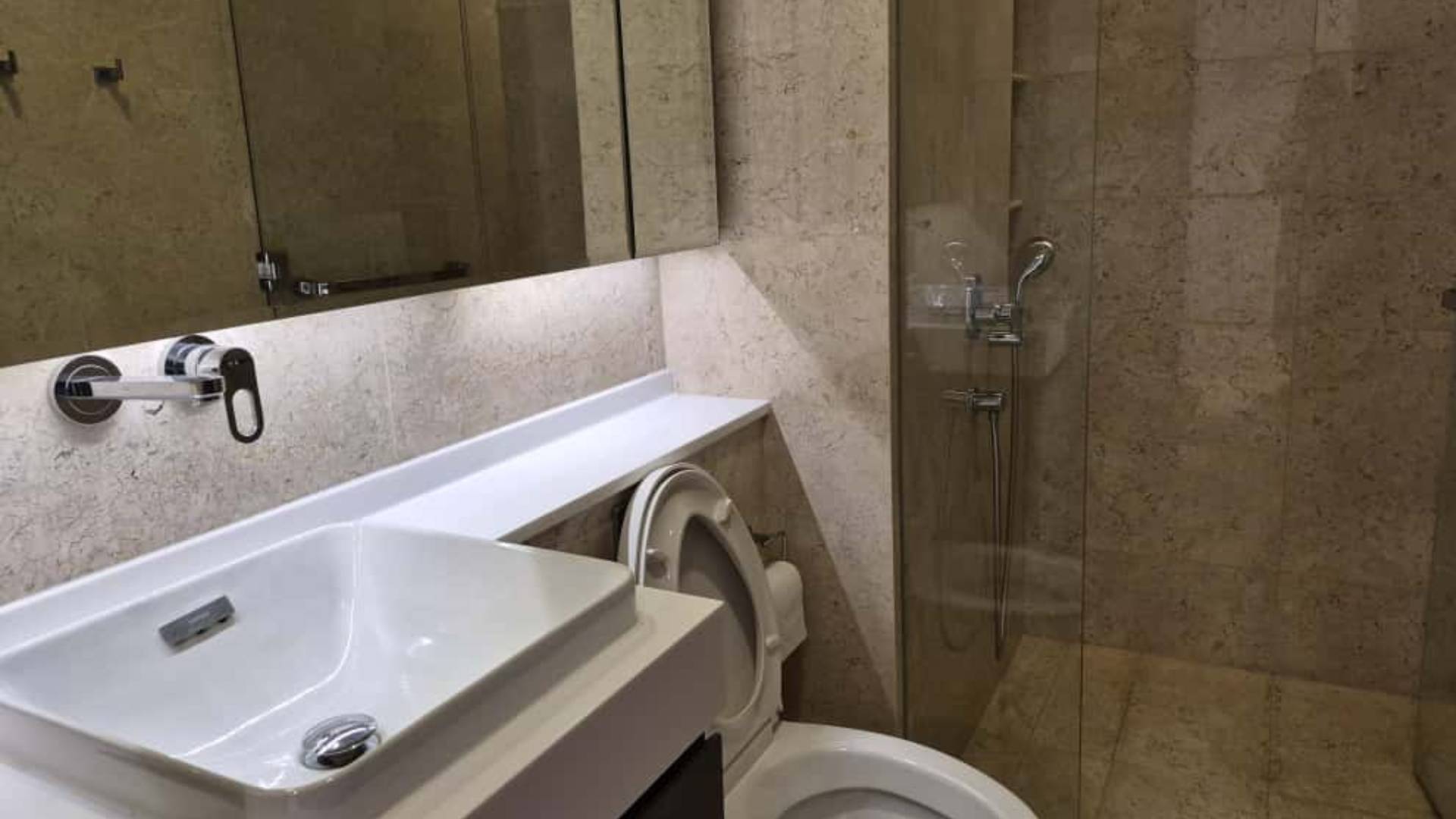 TOWERPRIVE-3BR-SECOND BATHROOM Casa Comaine 3BR – Spacious Family-Oriented Living in Jakarta’s Prime CBD Corridor