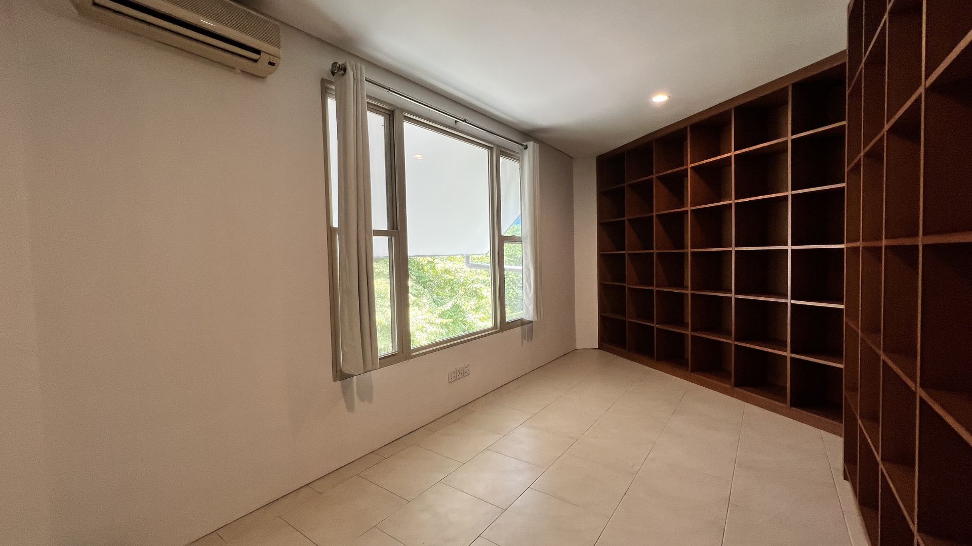 WIDYA CHANDRA-5BR-BEDROOM 3 Big 5BR Family House at Kebayoran Baru