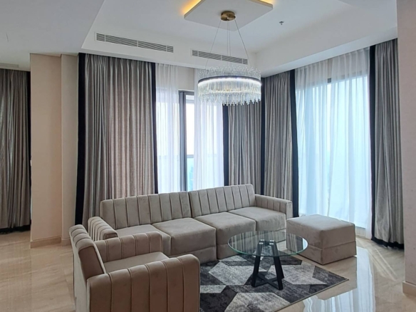 57 PROMENADE-3BR-LIVING ROOM