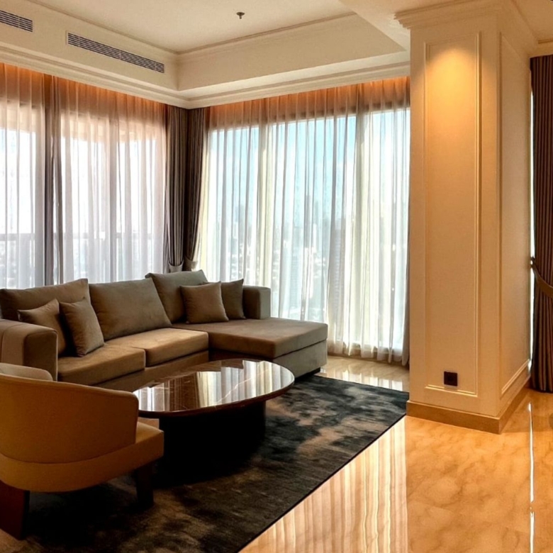 57 Promenade-3BR-Fully Furnished Living Room