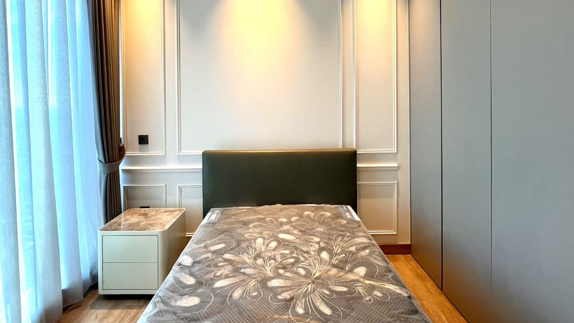 Expansive 3BR Residence at 57 Promenade