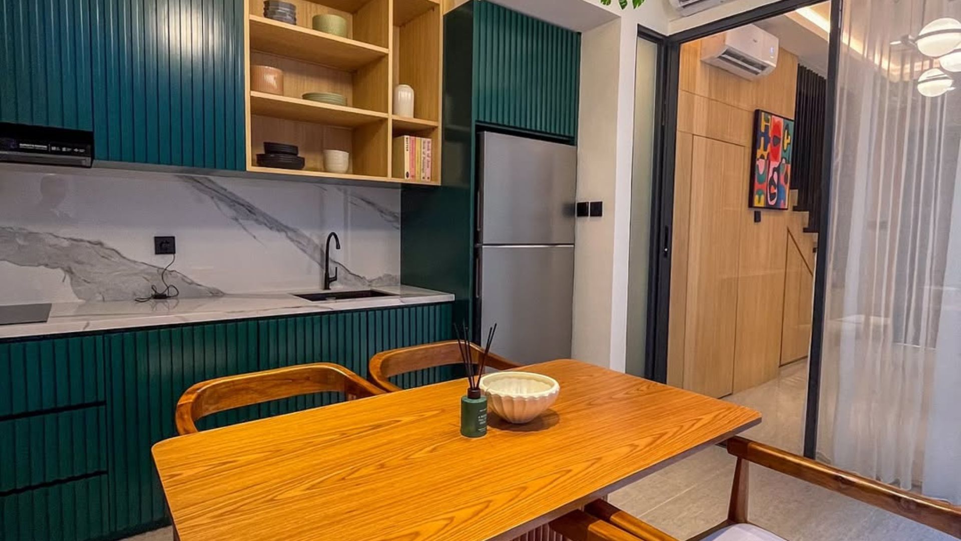 ARIES 7-3BR-DINING & KITCHEN AREA 1 Comfortable 3BR for Living – Kebon Jeruk