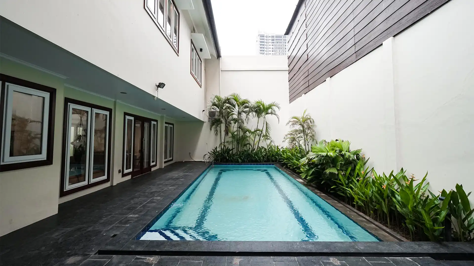 Elegant 5BR Home at Astoria Residence