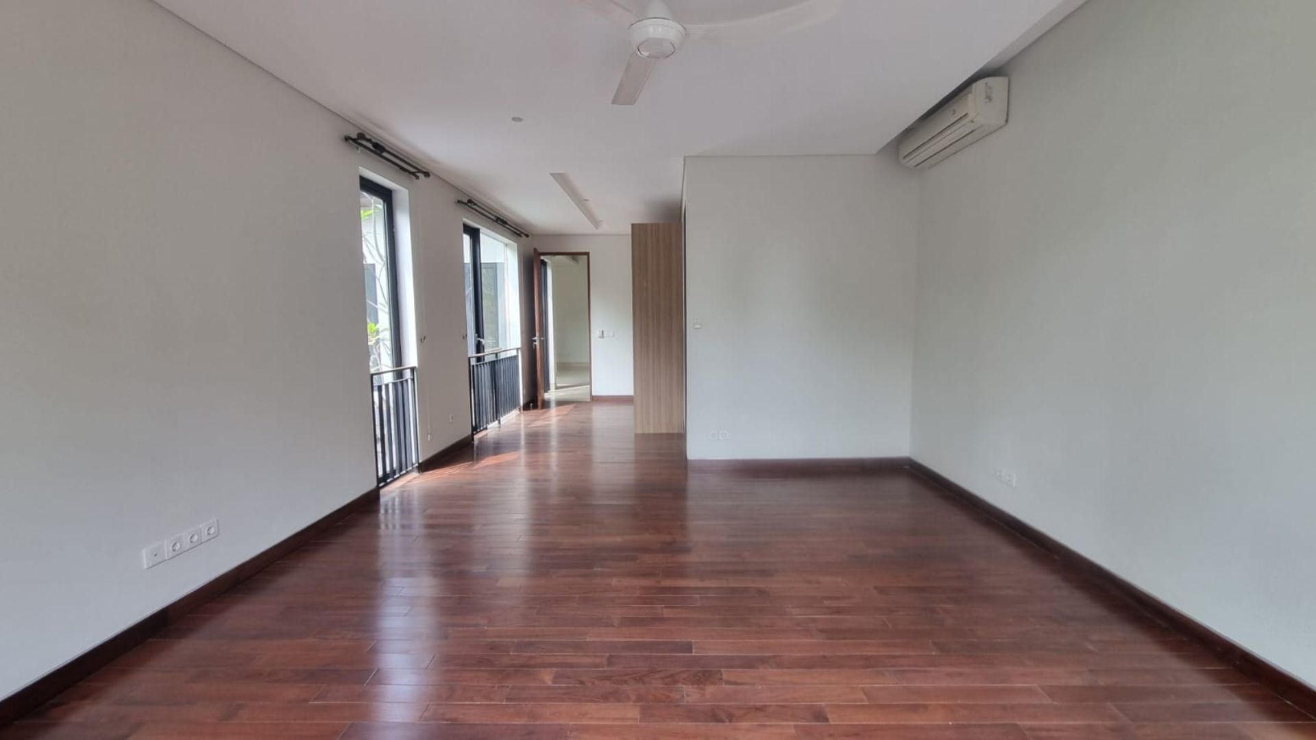 BANGKA 11 NO.1-4BR-BEDROOM 3 Refined 4BR Home in Prime Area – Kemang
