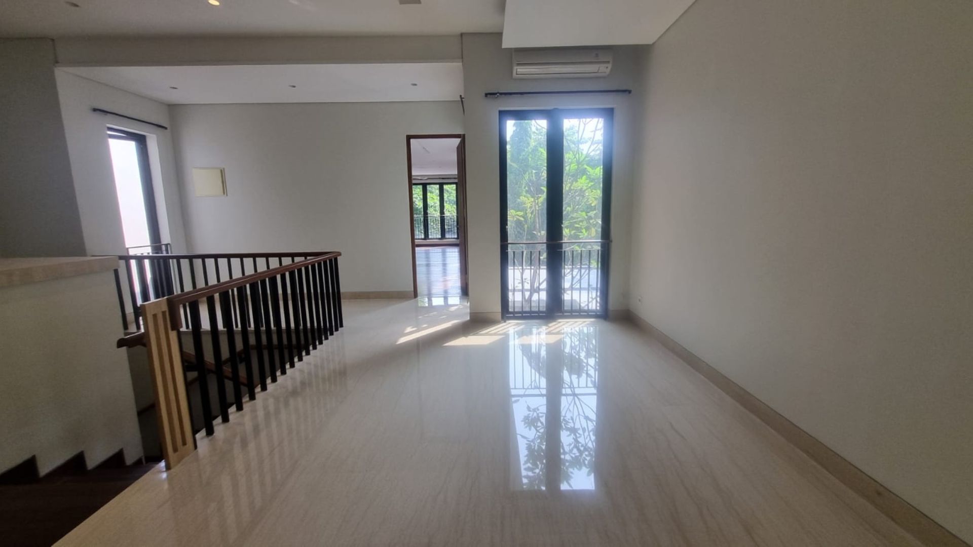 BANGKA 11 NO.1-4BR-FAMILY AREA AT SECOND FLOOR Refined 4BR Home in Prime Area – Kemang