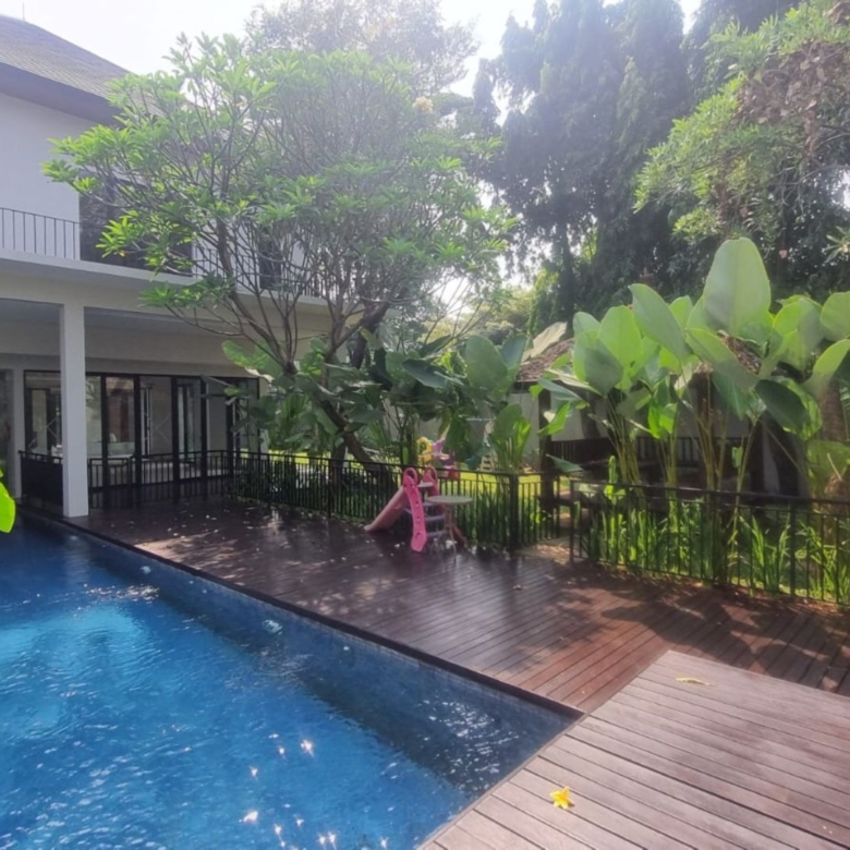 BANGKA 11 NO.1-4BR-SWIMMING POOL & BACKYARD