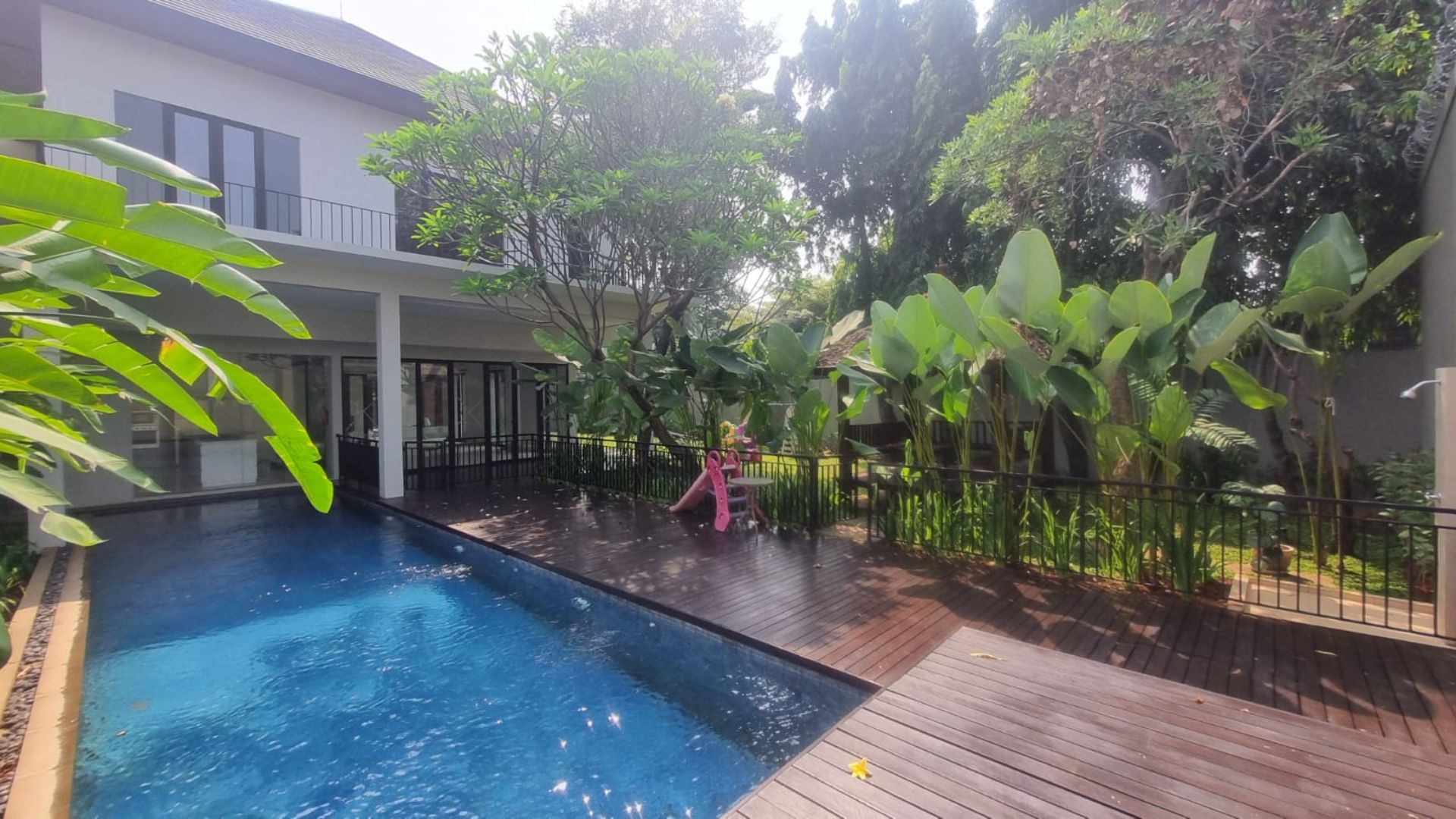 BANGKA 11 NO.1-4BR-SWIMMING POOL & BACKYARD BANGKA 11 NO.1-4BR-SWIMMING POOL & BACKYARD