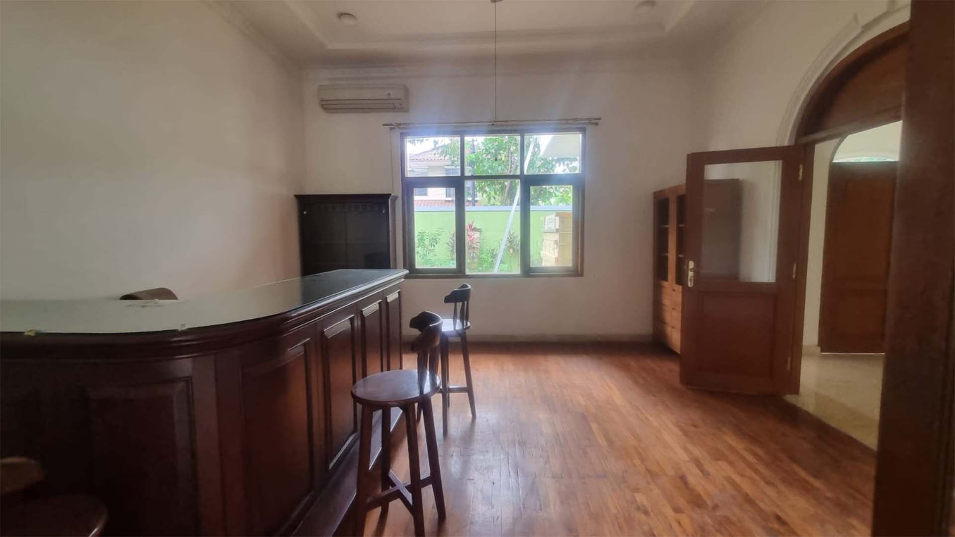 BENDA ATAS-5BR-MULTIFUNCTION ROOM Luxury 5BR Home for Long-Term Living