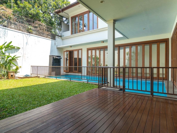Modern 5BR Residence for Families at Cilandak