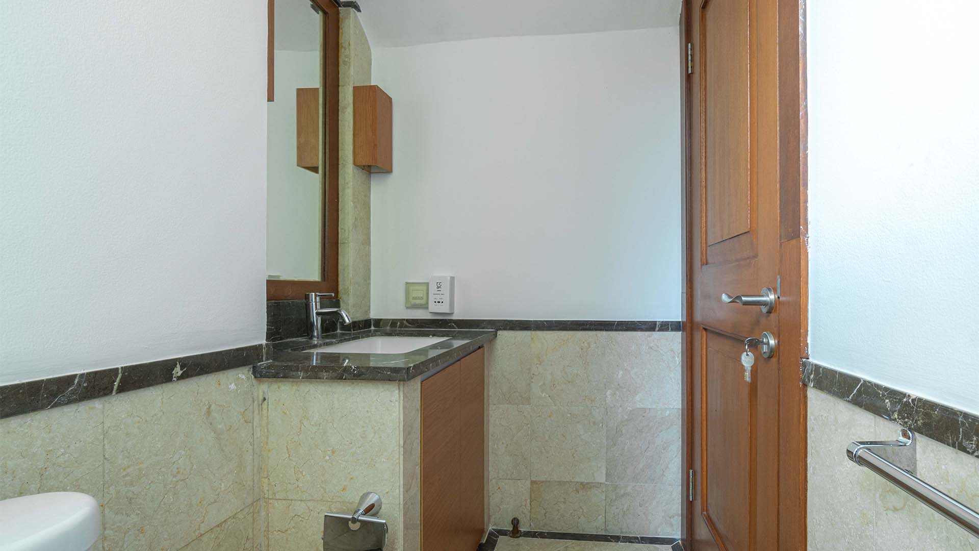 BENDA DALAM-5BR-POWDER ROOM Modern 5BR Residence for Families at Cilandak