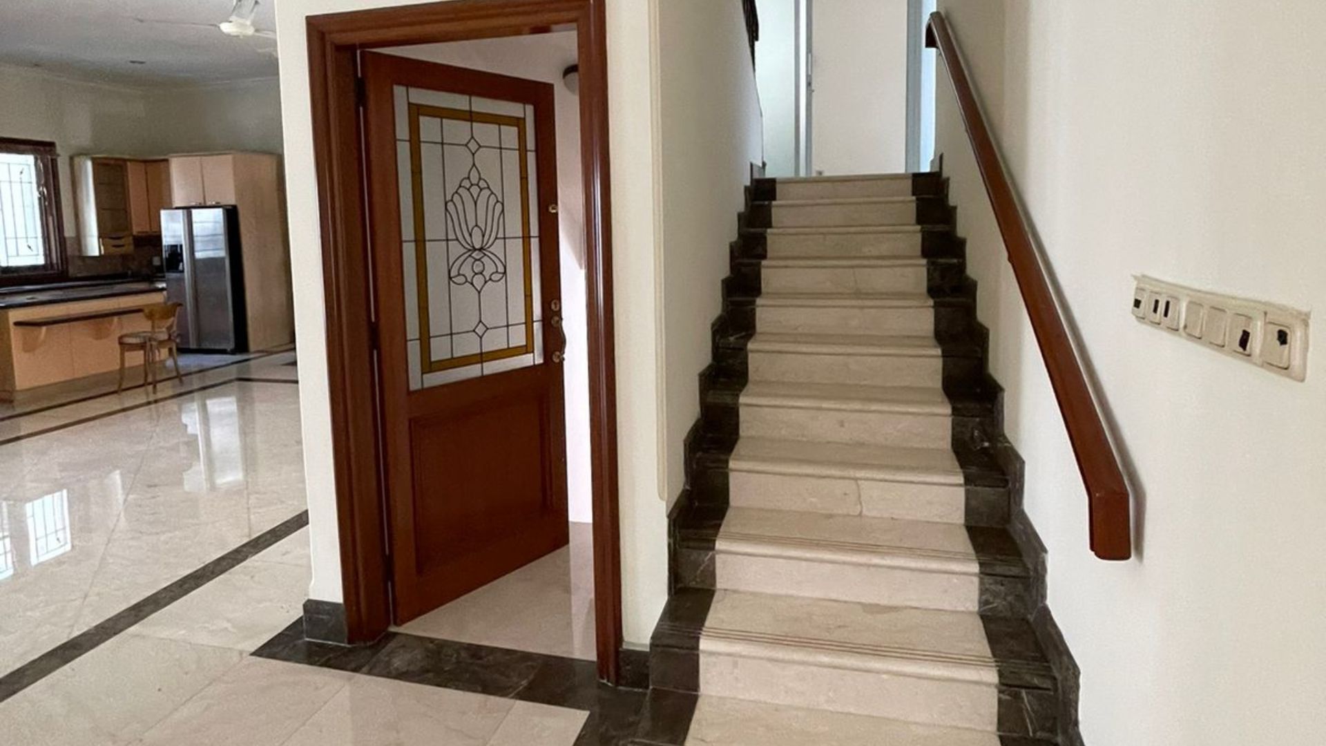 BRAWIJAYA 2 NO.12-4BR-STAIRS Elegant 4BR Home for Comfort