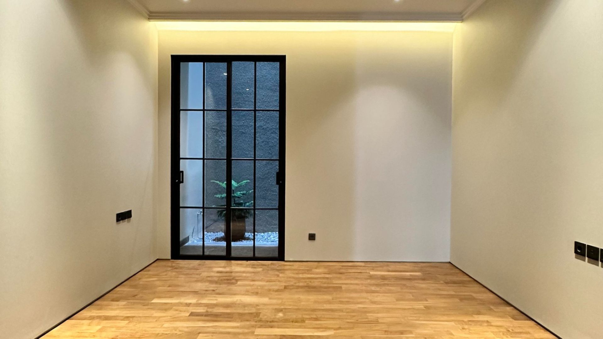 Grand 7BR Home for Large Family Living – Kebayoran Baru