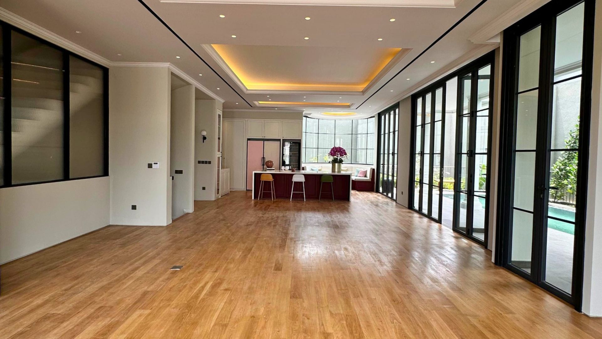 Grand 7BR Home for Large Family Living – Kebayoran Baru