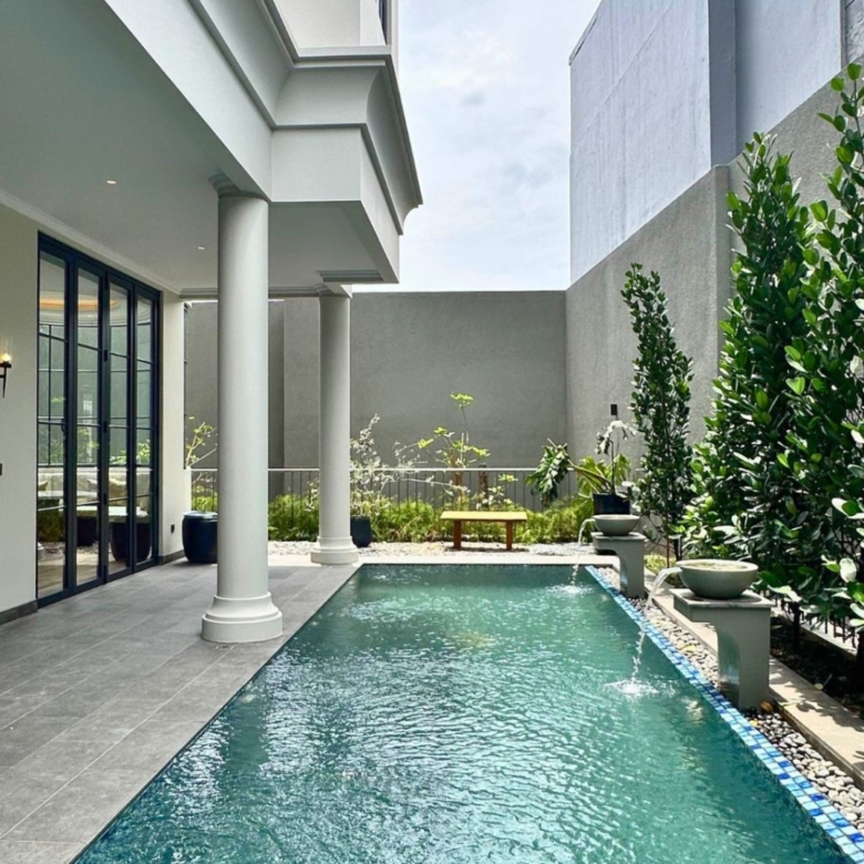BRAWIJAYA-7BR-SWIMMING POOL & BACKYARD