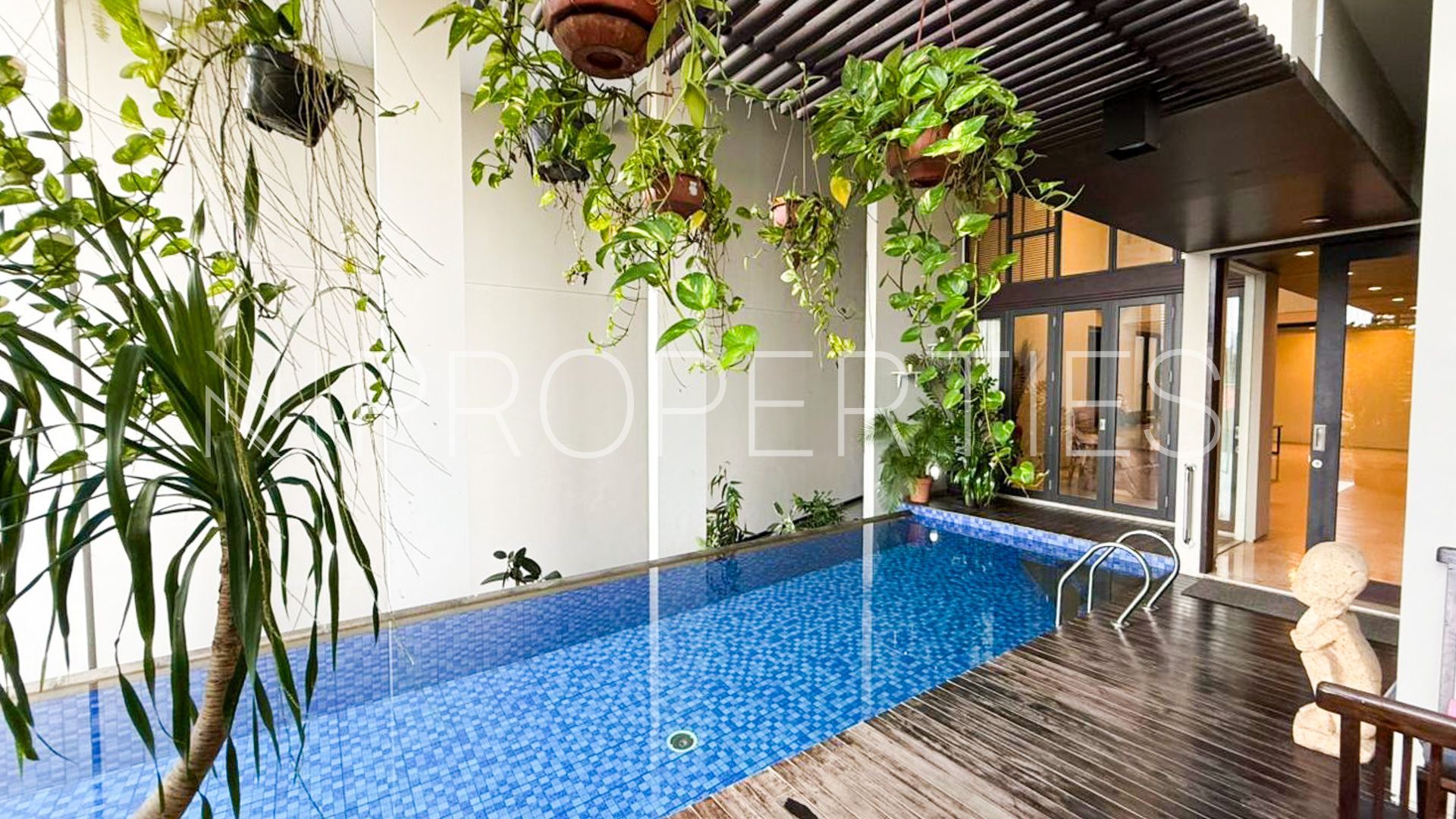 BTOWNHOUSE-BIG SWIMMING POOL Elegant Family Residence in Kuningan