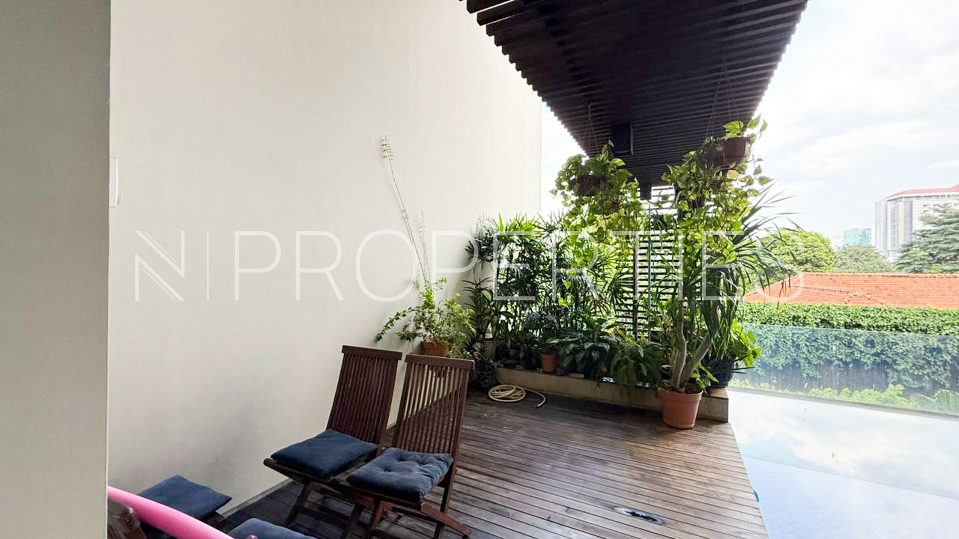 BTOWNHOUSE-GARDEN AREA Elegant Family Residence in Kuningan
