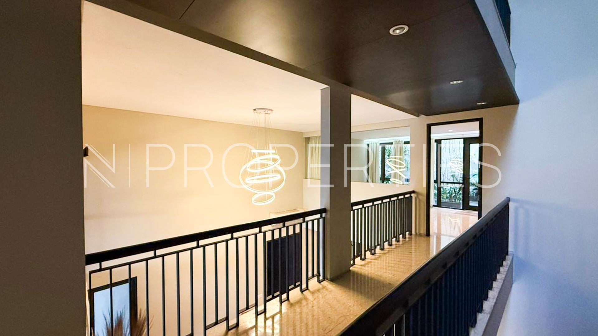 BTOWNHOUSE-HIGH CEILLING Elegant Family Residence in Kuningan