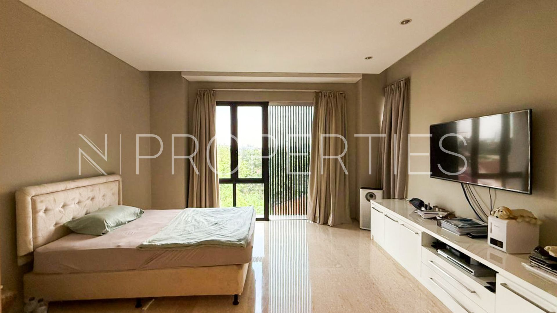 BTOWNHOUSE-MASTER BEDROOM Elegant Family Residence in Kuningan